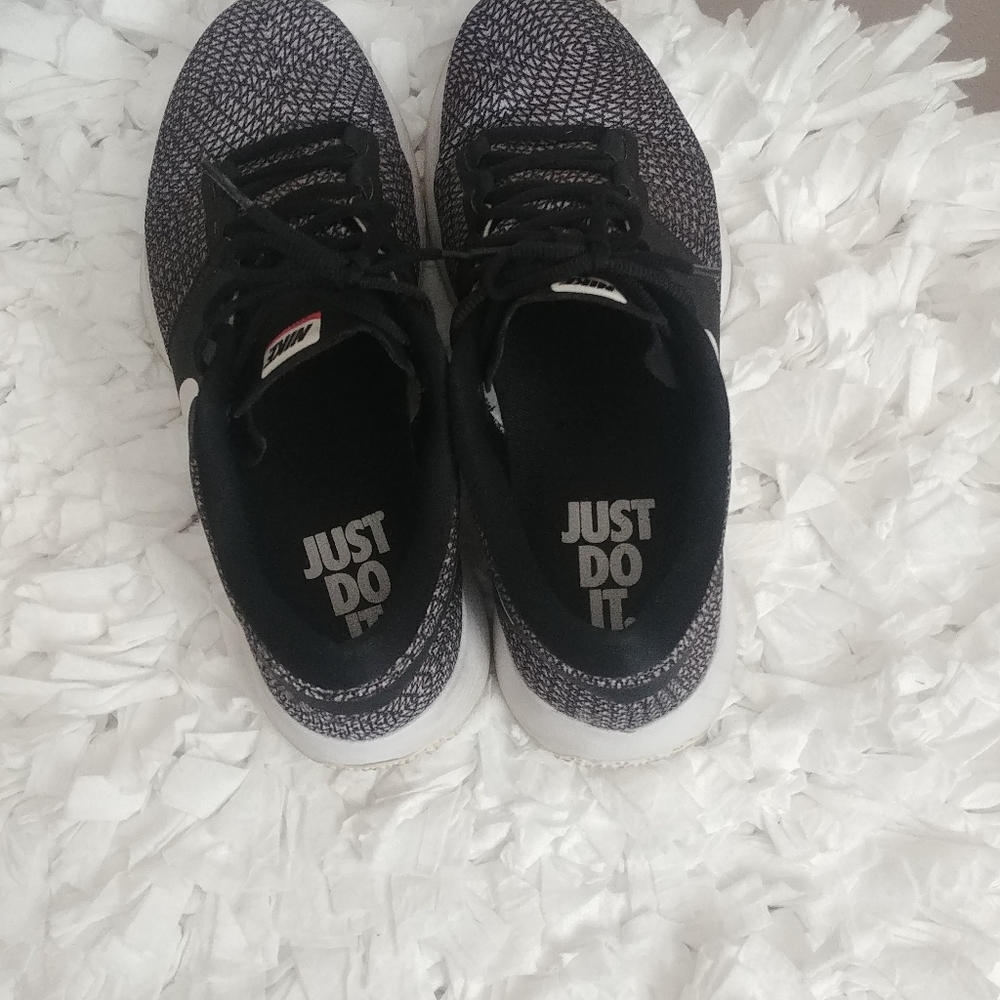 Nike sneakers - Picture 3 of 7